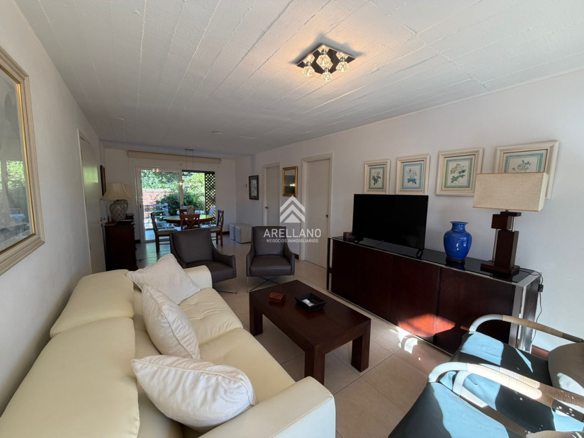 Apartamento ID.6113 - Venta Apartamento 1 dormitorio en Rincón del Indio, a 1 cuadra del mar