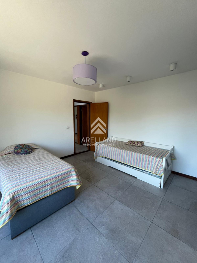 Casa ID.5047 - MANANTIALES A 2 CUADRAS DEL MAR