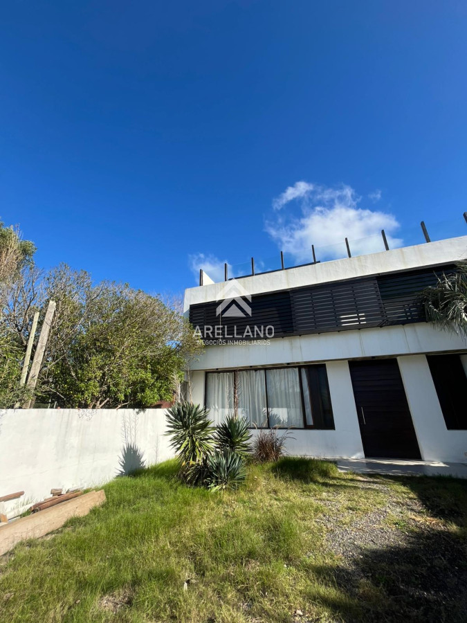 Casa ID.5047 - MANANTIALES A 2 CUADRAS DEL MAR
