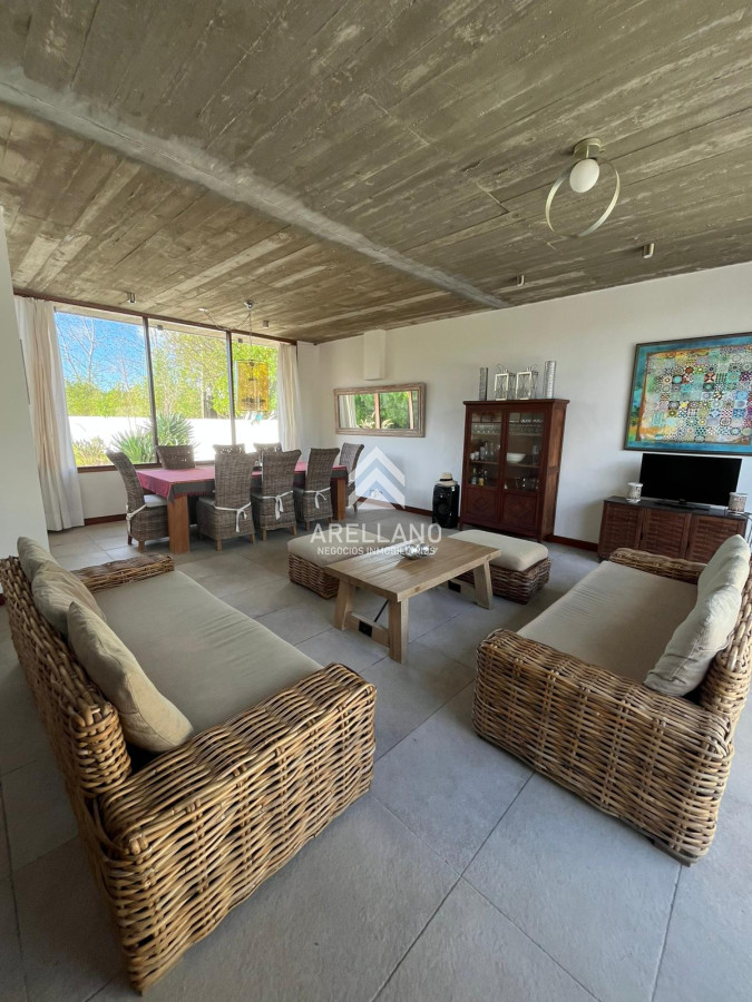 Casa ID.5047 - MANANTIALES A 2 CUADRAS DEL MAR