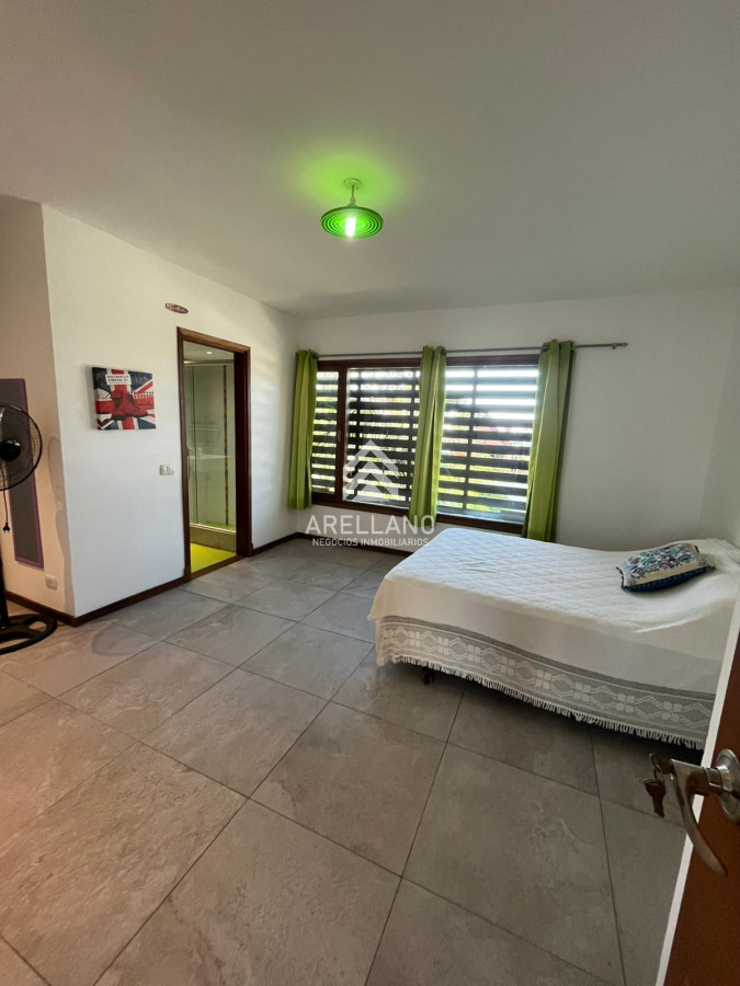 Casa ID.5047 - MANANTIALES A 2 CUADRAS DEL MAR