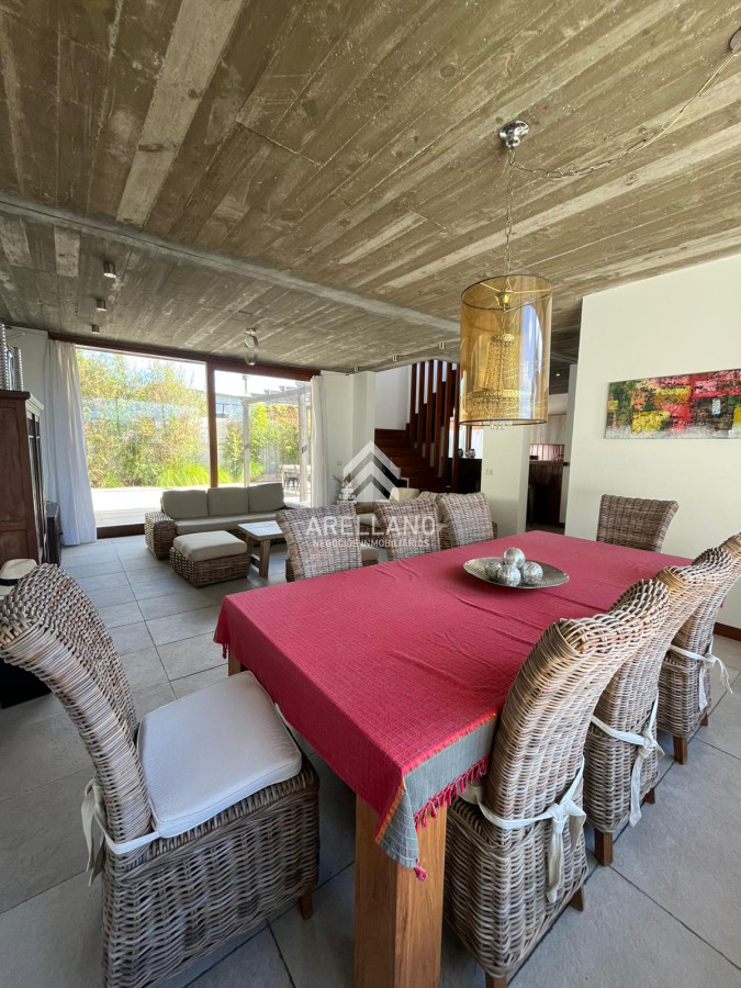 Casa ID.5047 - MANANTIALES A 2 CUADRAS DEL MAR