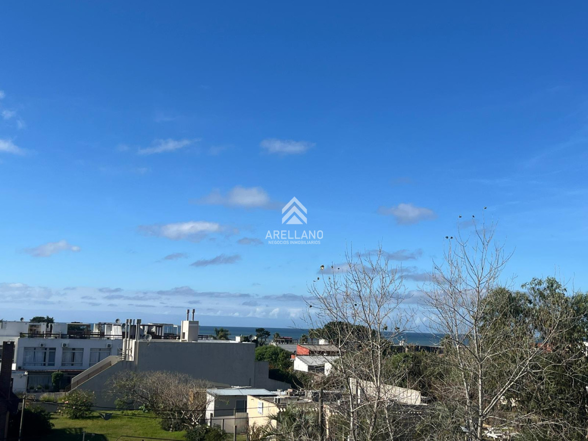 Casa ID.5047 - MANANTIALES A 2 CUADRAS DEL MAR