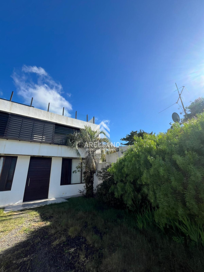 Casa ID.5047 - MANANTIALES A 2 CUADRAS DEL MAR