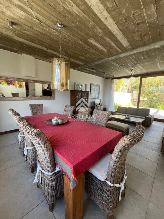 Casa ID.5047 - MANANTIALES A 2 CUADRAS DEL MAR