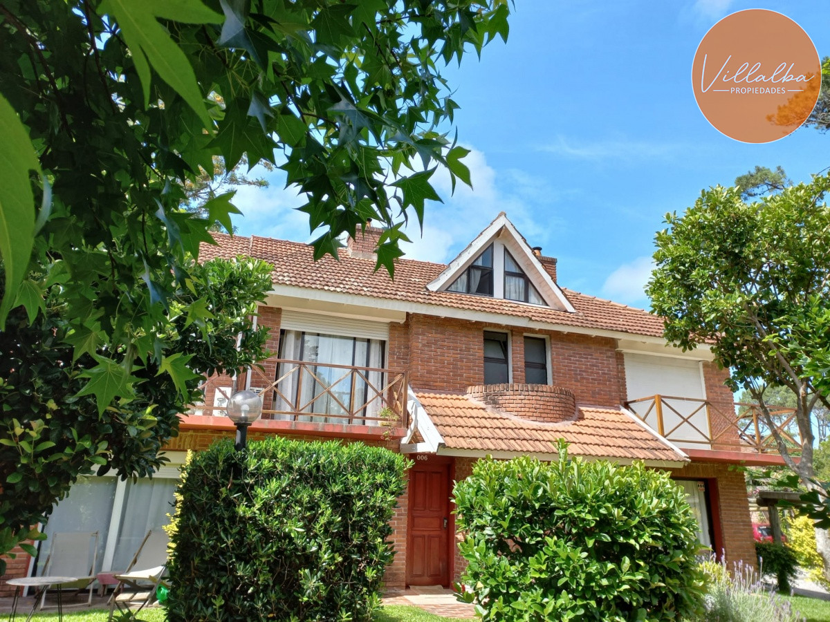 Apartamento ID.3714 - IMPERDIBLE!!! C PARRILLERO PROPIO DUPLEX TIPO CASA ZONA CANTEGRIL