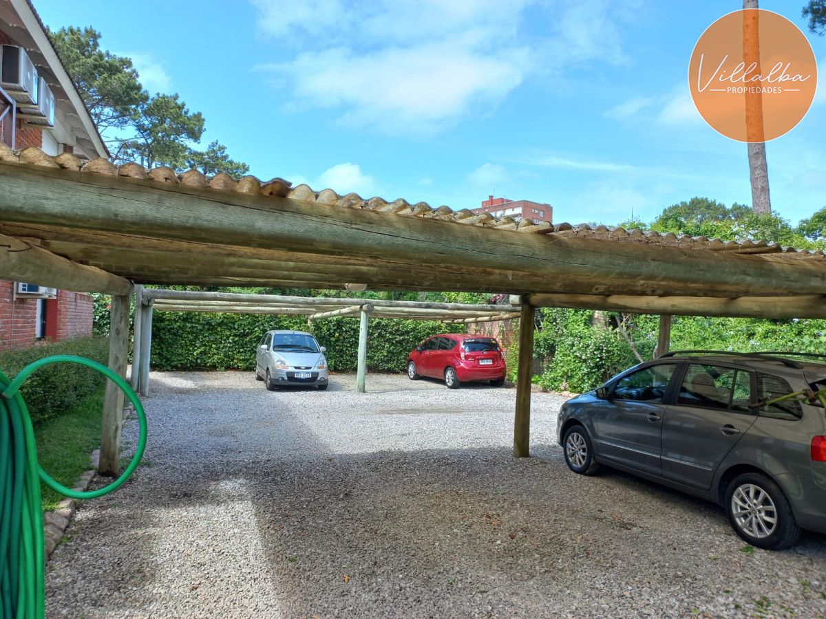 Apartamento ID.3714 - IMPERDIBLE!!! C PARRILLERO PROPIO DUPLEX TIPO CASA ZONA CANTEGRIL