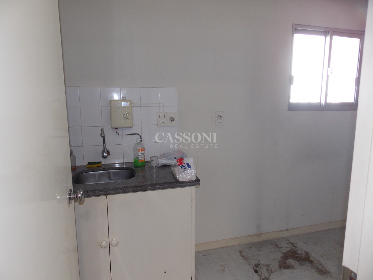 Local Comercial ID.1812 - LOCAL EN EL CENTRO DE MALDONADO EN ALQUILER 