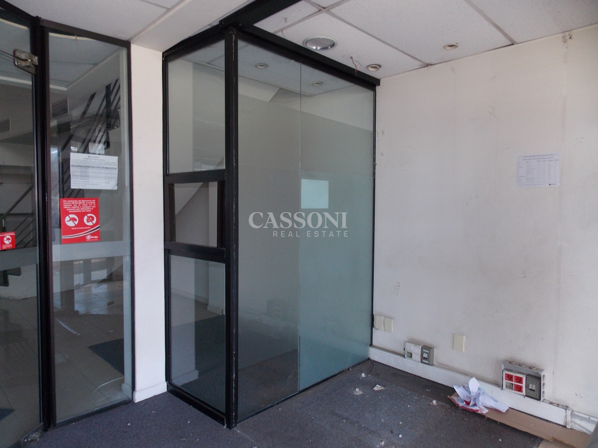 Local Comercial ID.1812 - LOCAL EN EL CENTRO DE MALDONADO EN ALQUILER 