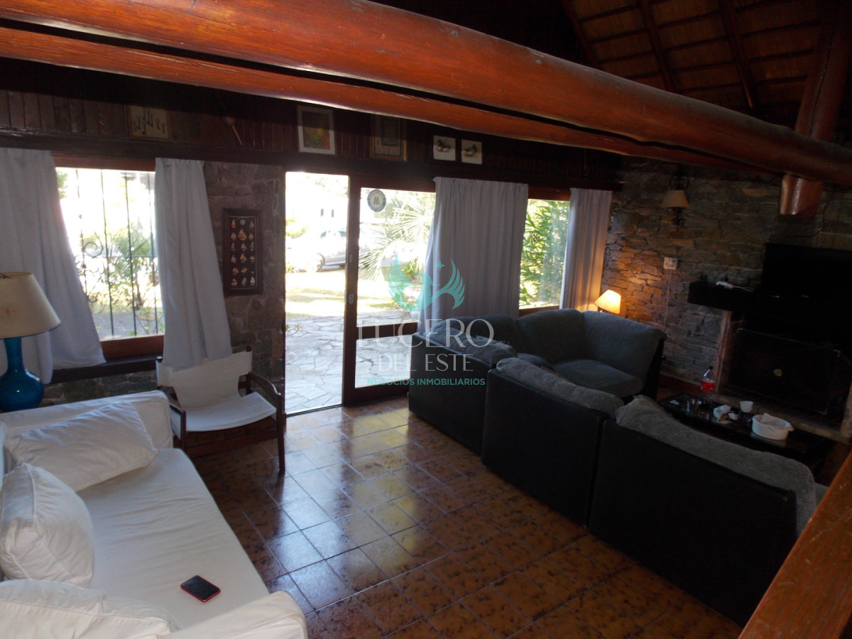 Casa ID.1746 - MANSA -PINARES PARADA 32 A 200 METROS DE LA RAMBLA