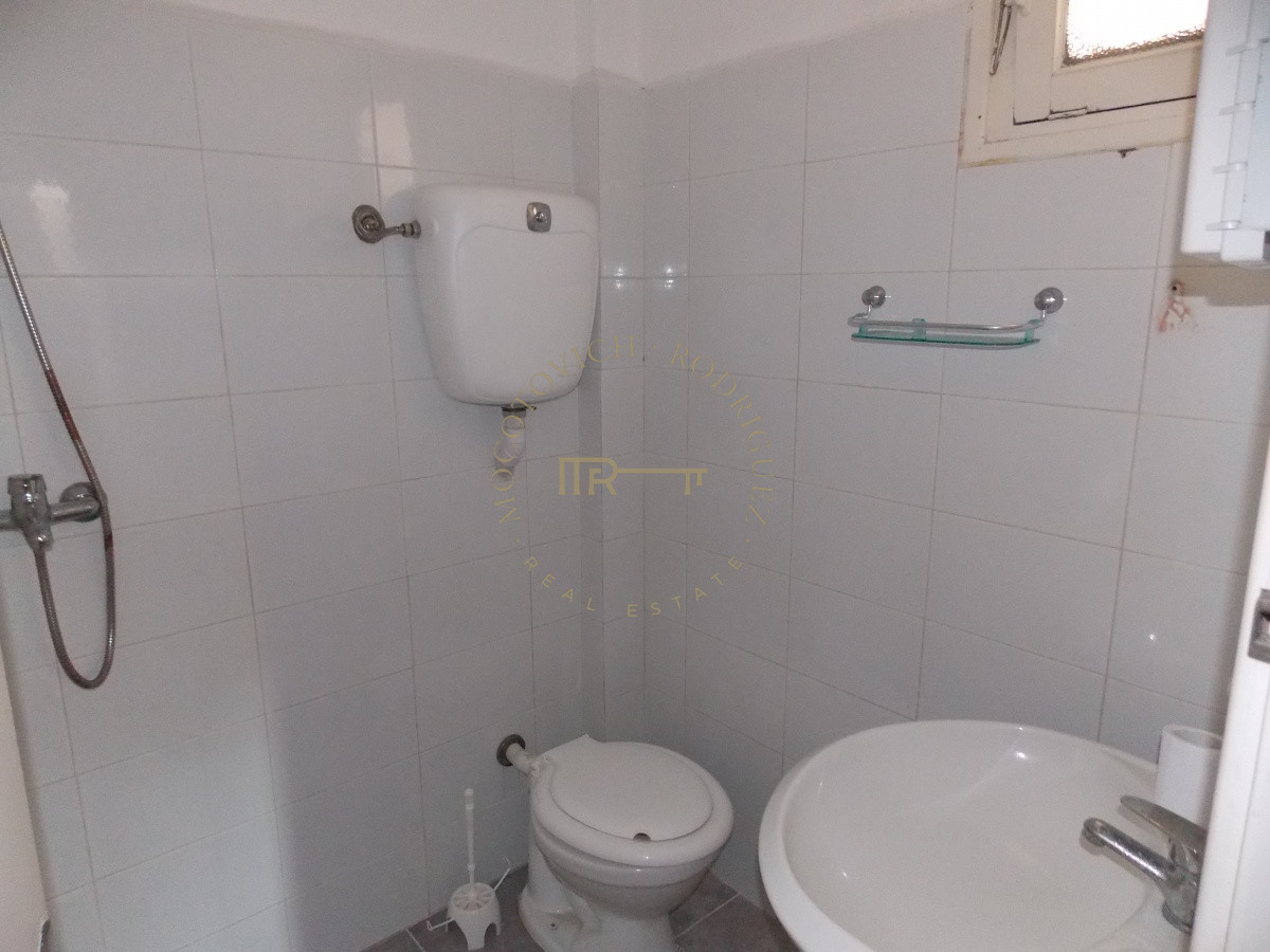Local Comercial ID.1831 - PENINSULA - EXCELENTE LOCAL SOBRE CALLE GORLERO !!!