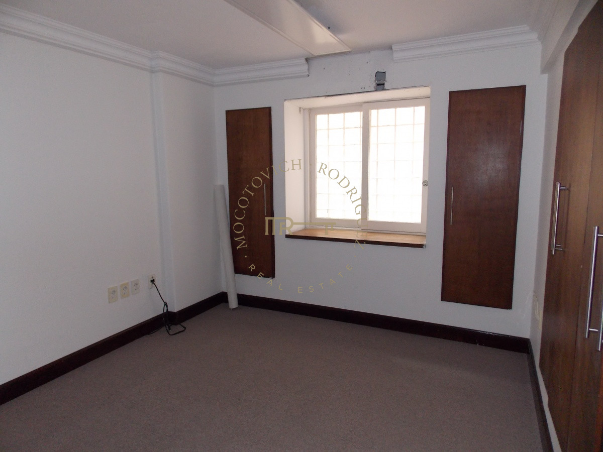 Local Comercial ID.1831 - PENINSULA - EXCELENTE LOCAL SOBRE CALLE GORLERO !!!