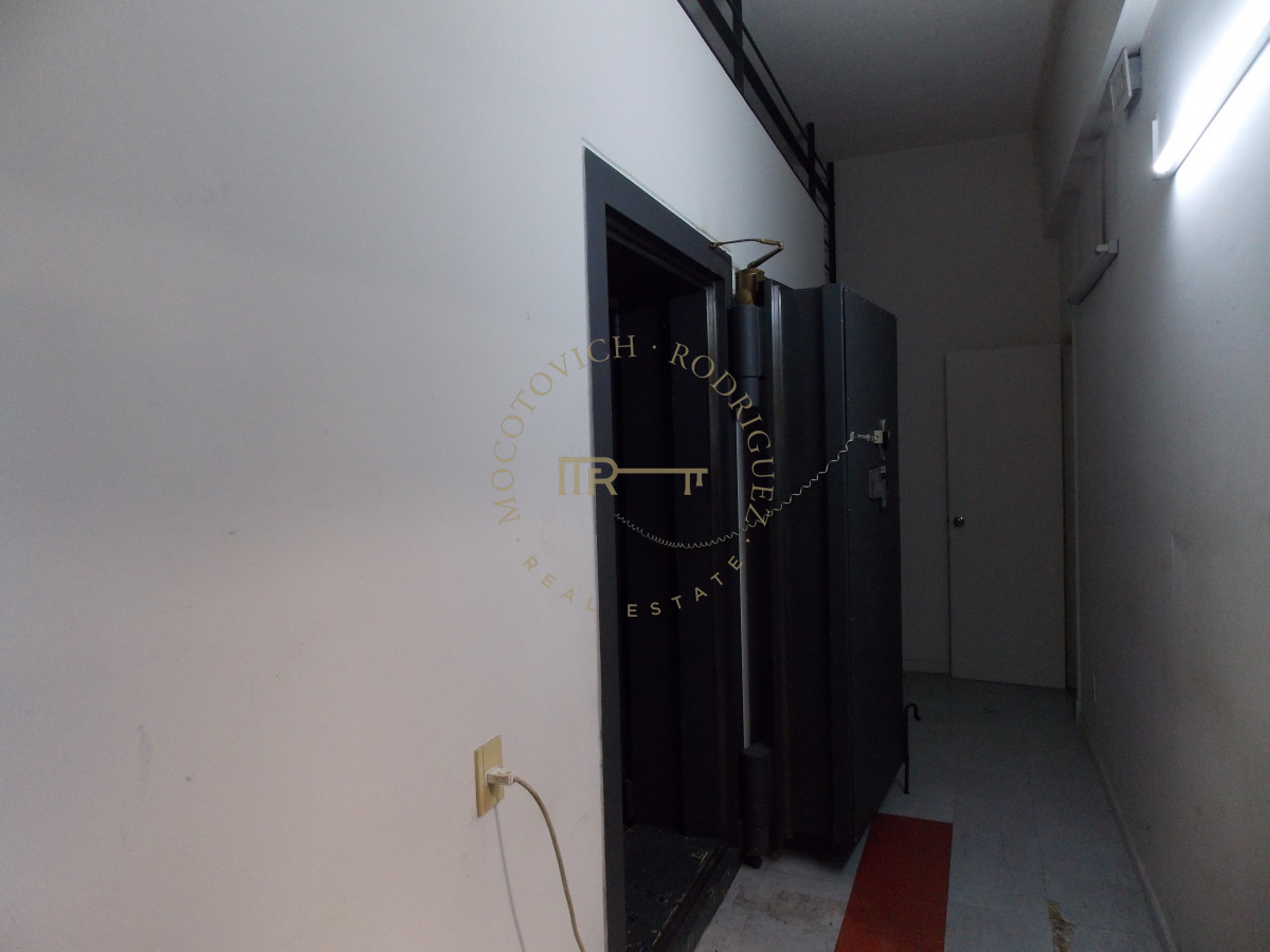 Local Comercial ID.1873 - LOCAL CENTRO MALDONADO EN ALQUILER 
