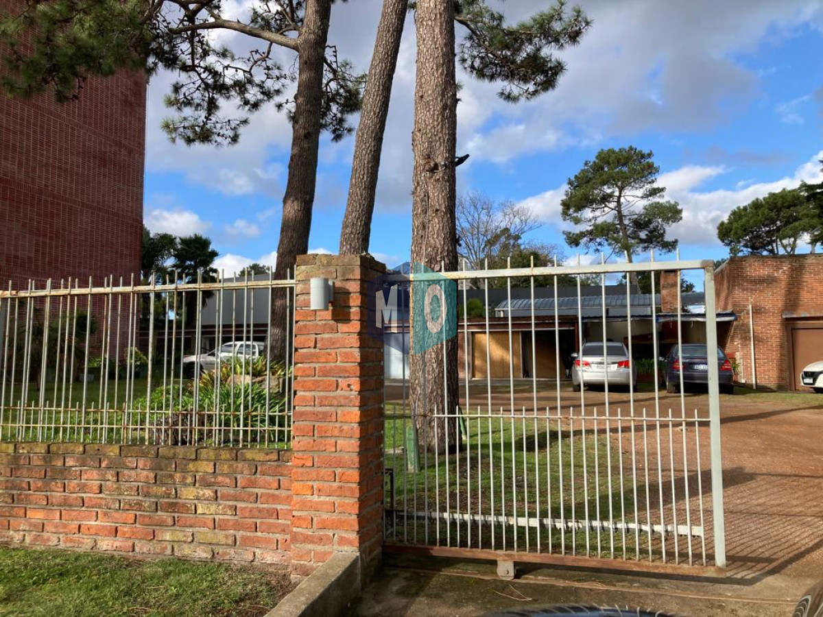 Apartamento ID.229 - HERMOSO Y COMODO APARTAMENTO, EXCELENTE UBICACION. 3 DORMITORIOS