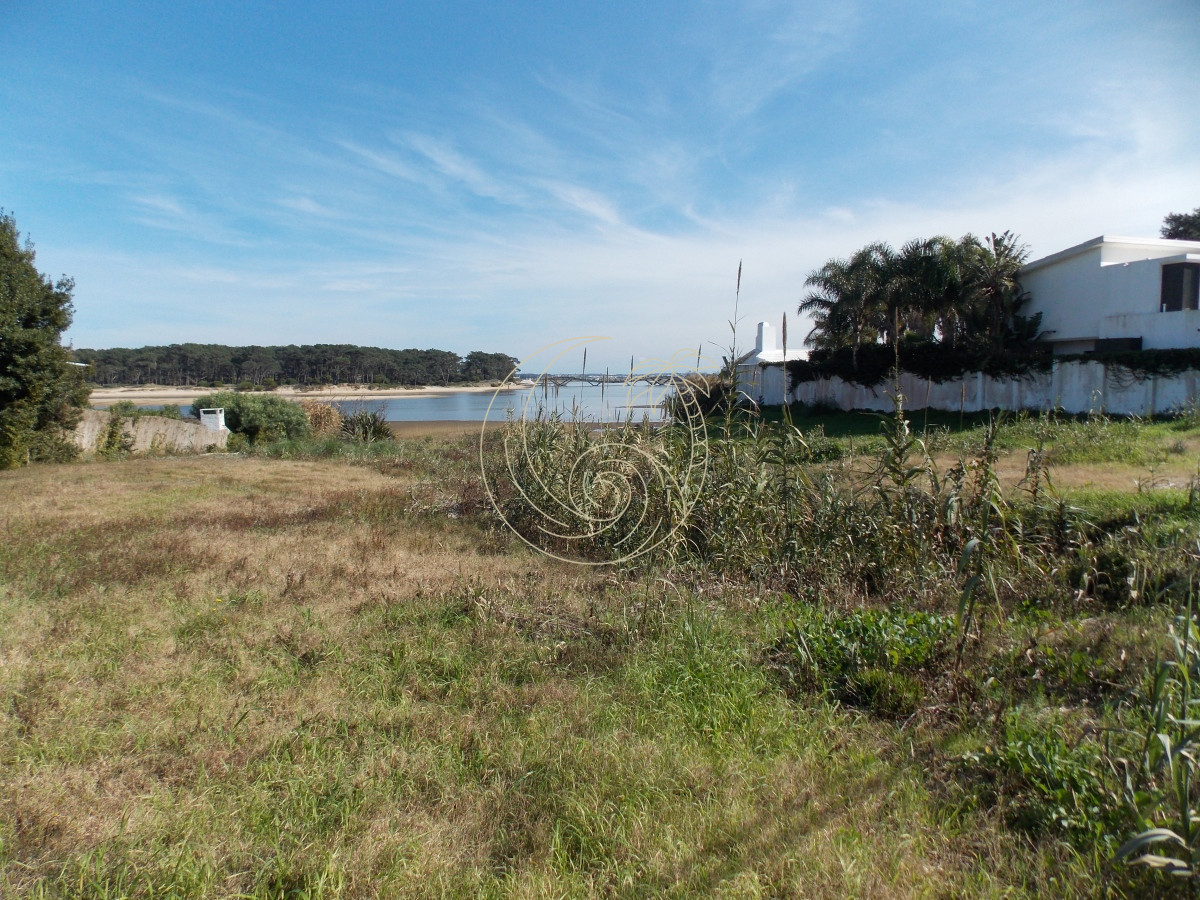 Terreno ID.21092444 - Magnifico lote sobre el Arroyo Maldonado!!!! y ruta 10. La Barra