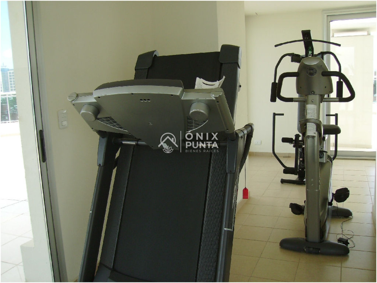 Apartamento ID.67 - OPORTUNIDAD ! AMPLIO APARTAMENTO A METROS DEL MAR