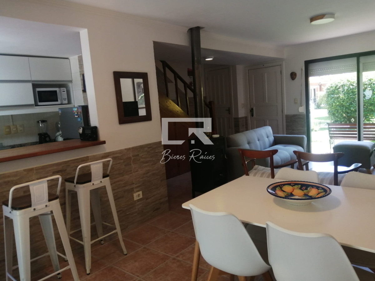 Apartamento ID.871 - IMPERDIBLE!!! C PARRILLERO PROPIO DUPLEX TIPO CASA ZONA CANTEGRIL