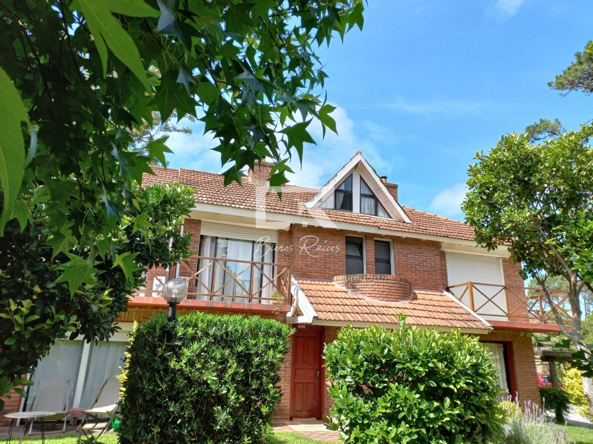 Apartamento ID.871 - IMPERDIBLE!!! C PARRILLERO PROPIO DUPLEX TIPO CASA ZONA CANTEGRIL