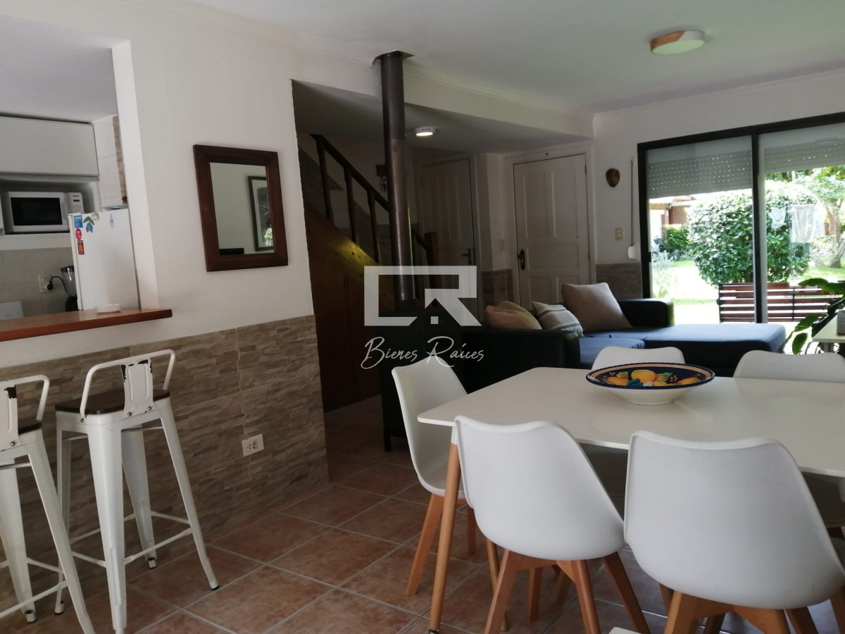 Apartamento ID.871 - IMPERDIBLE!!! C PARRILLERO PROPIO DUPLEX TIPO CASA ZONA CANTEGRIL