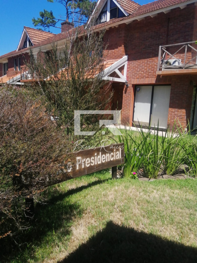 Apartamento ID.871 - IMPERDIBLE!!! C PARRILLERO PROPIO DUPLEX TIPO CASA ZONA CANTEGRIL