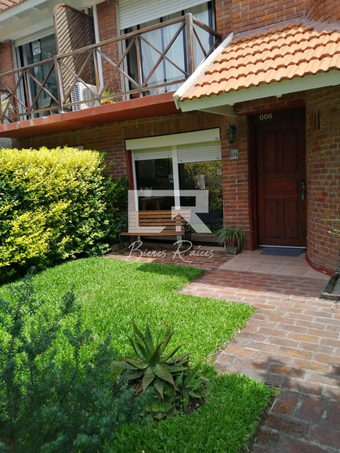 Apartamento ID.871 - IMPERDIBLE!!! C PARRILLERO PROPIO DUPLEX TIPO CASA ZONA CANTEGRIL