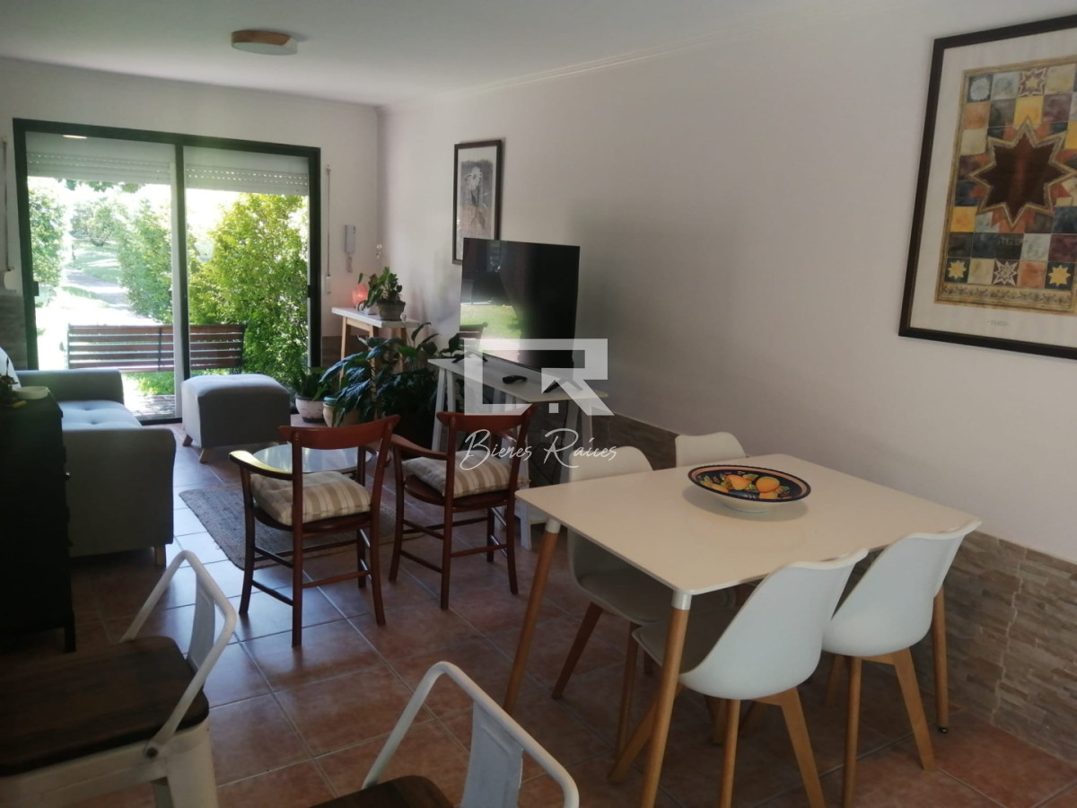 Apartamento ID.871 - IMPERDIBLE!!! C PARRILLERO PROPIO DUPLEX TIPO CASA ZONA CANTEGRIL