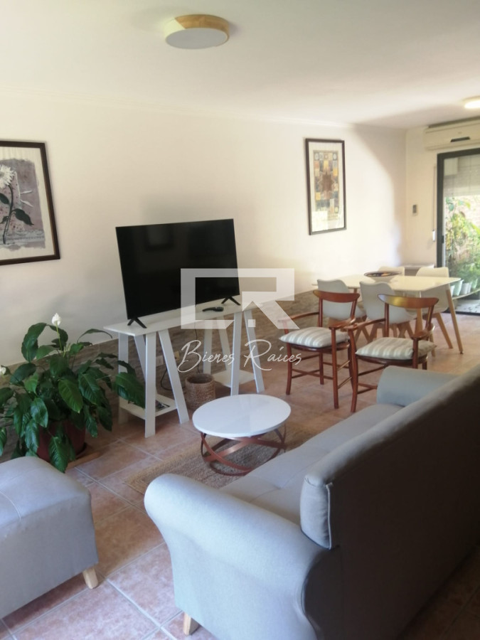 Apartamento ID.871 - IMPERDIBLE!!! C PARRILLERO PROPIO DUPLEX TIPO CASA ZONA CANTEGRIL