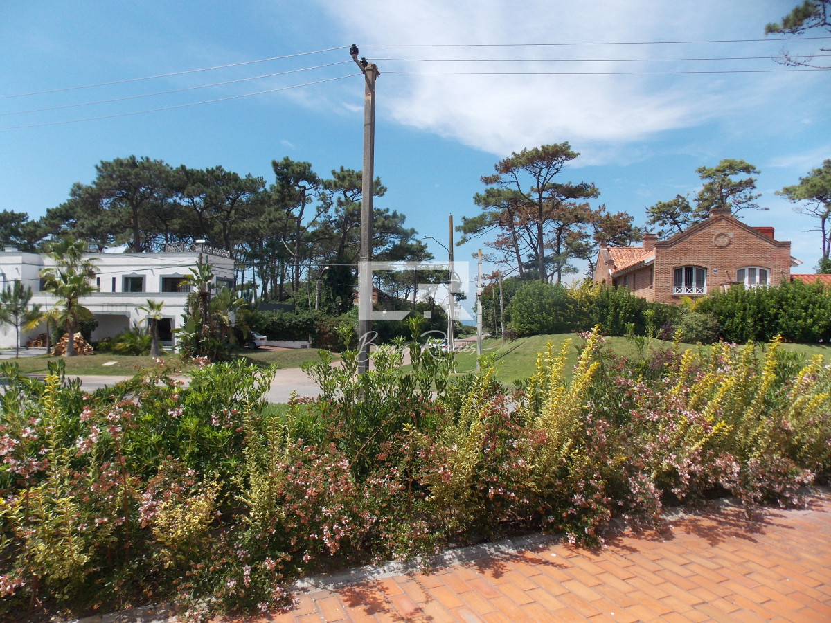 Casa ID.866 - Muy linda casa a 100 mts. del mar
