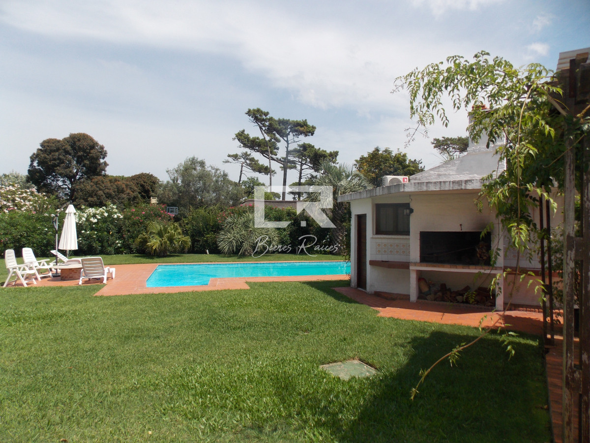 Casa ID.866 - Muy linda casa a 100 mts. del mar