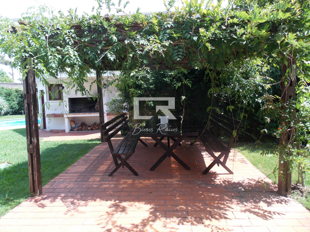 Casa ID.866 - Muy linda casa a 100 mts. del mar