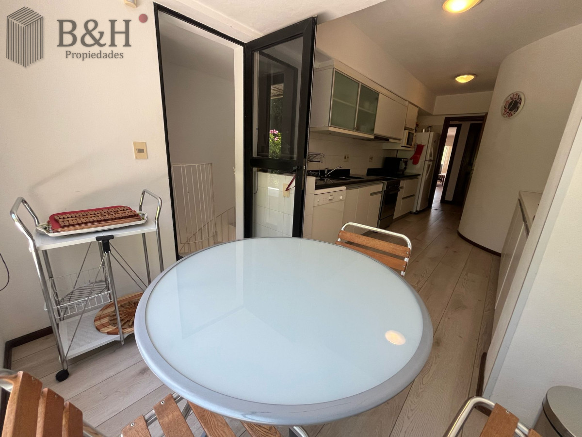 Apartamento ID.4433 - RINCON DEL INDIO A UNA CUADRA DE LA RAMBLA CON PARRILLERO PROPIO
