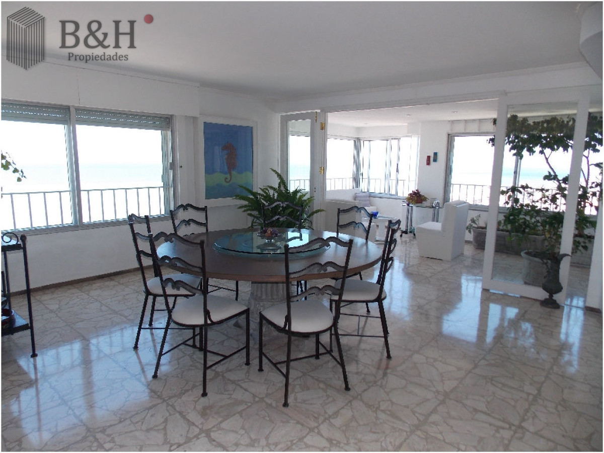 Apartamento ID.2503 - En Peninsula, con vista a brava y parrillero propio 