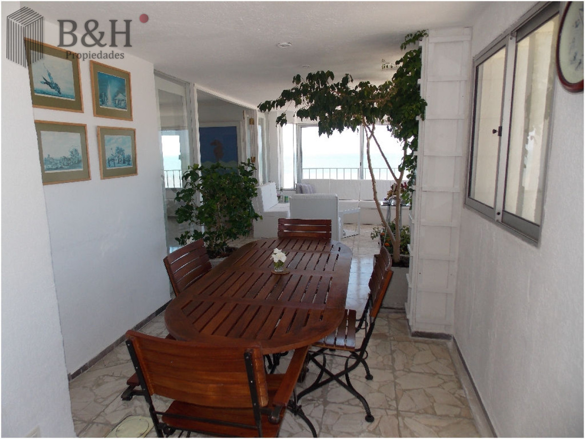Apartamento ID.2503 - En Peninsula, con vista a brava y parrillero propio 