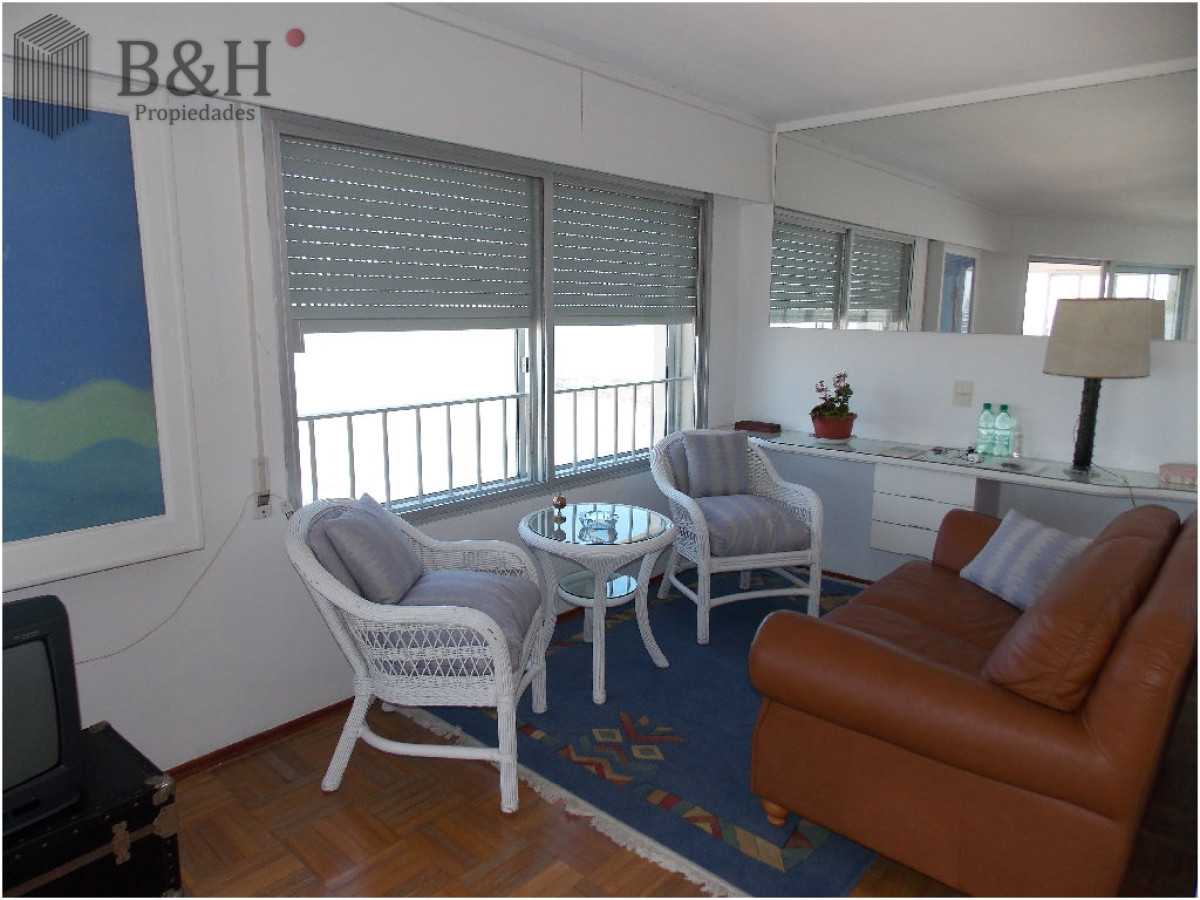 Apartamento ID.2503 - En Peninsula, con vista a brava y parrillero propio 