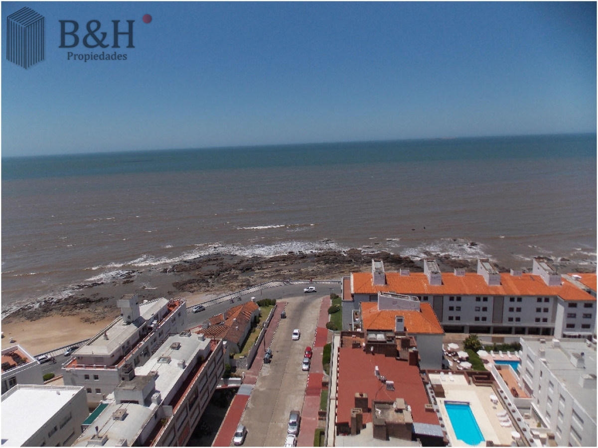 Apartamento ID.2503 - En Peninsula, con vista a brava y parrillero propio 
