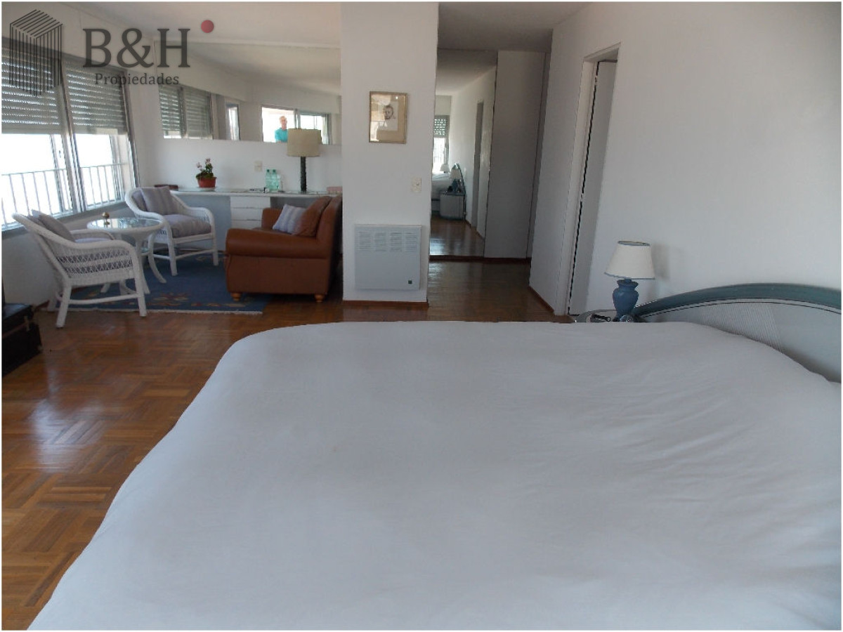 Apartamento ID.2503 - En Peninsula, con vista a brava y parrillero propio 