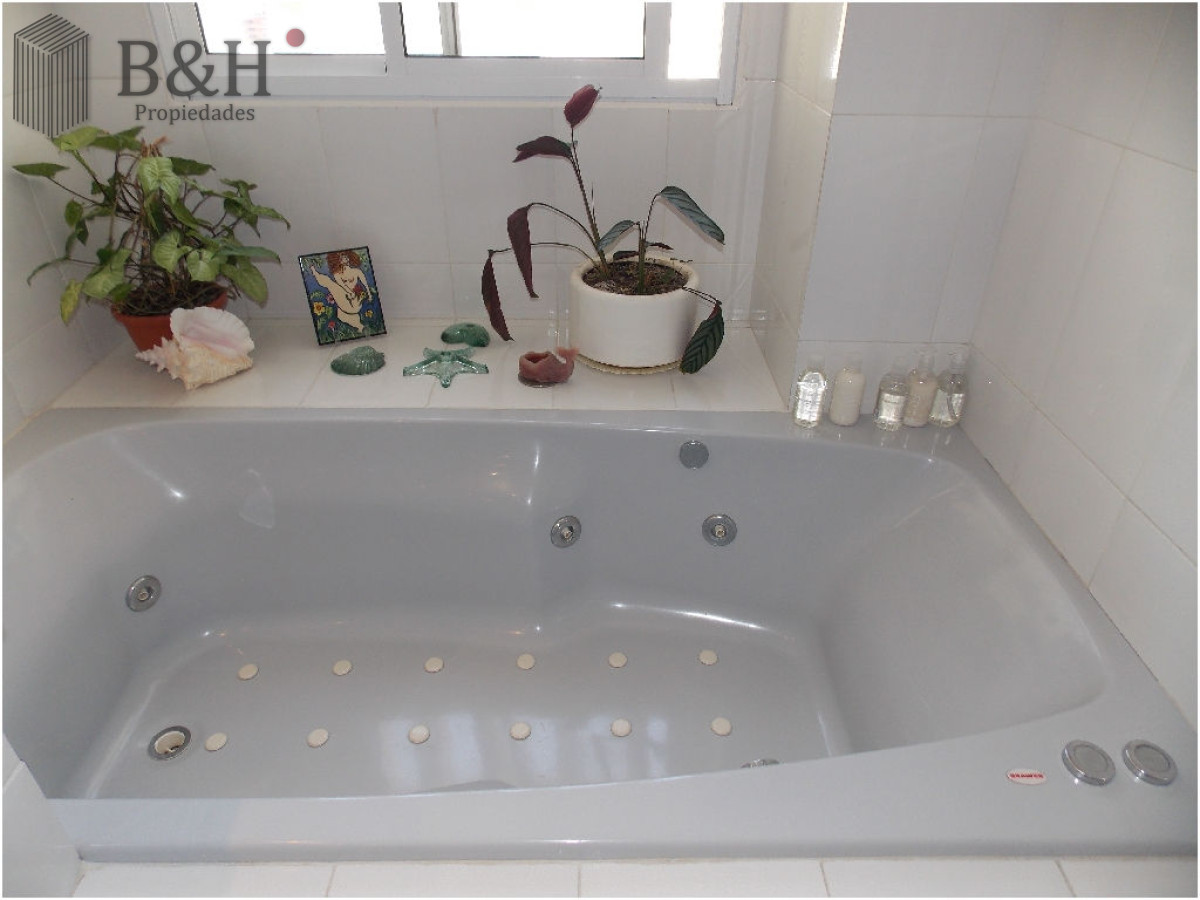 Apartamento ID.2503 - En Peninsula, con vista a brava y parrillero propio 