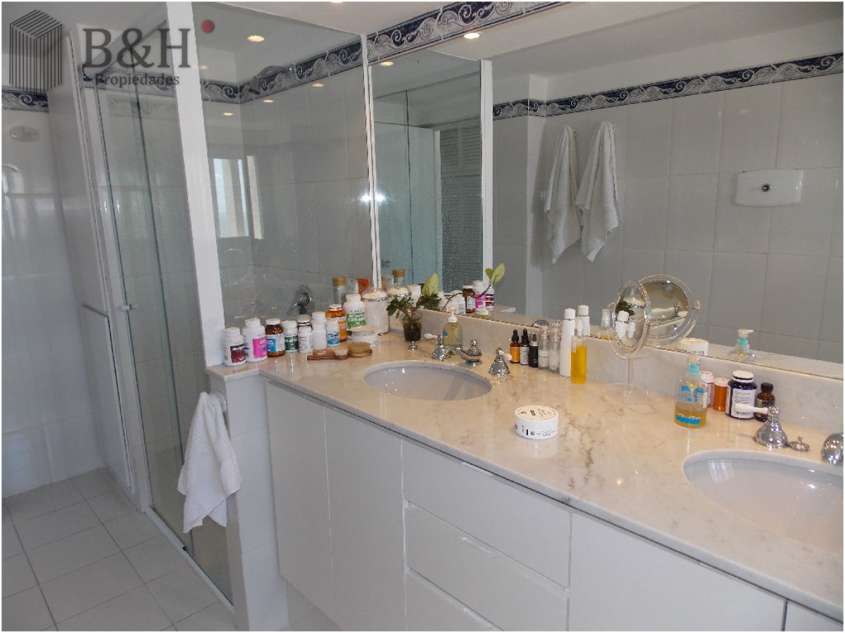 Apartamento ID.2503 - En Peninsula, con vista a brava y parrillero propio 