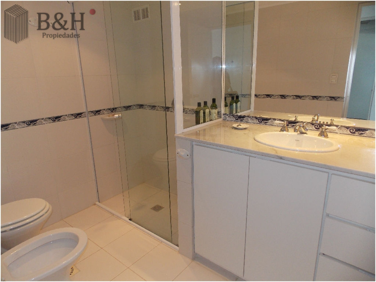 Apartamento ID.2503 - En Peninsula, con vista a brava y parrillero propio 