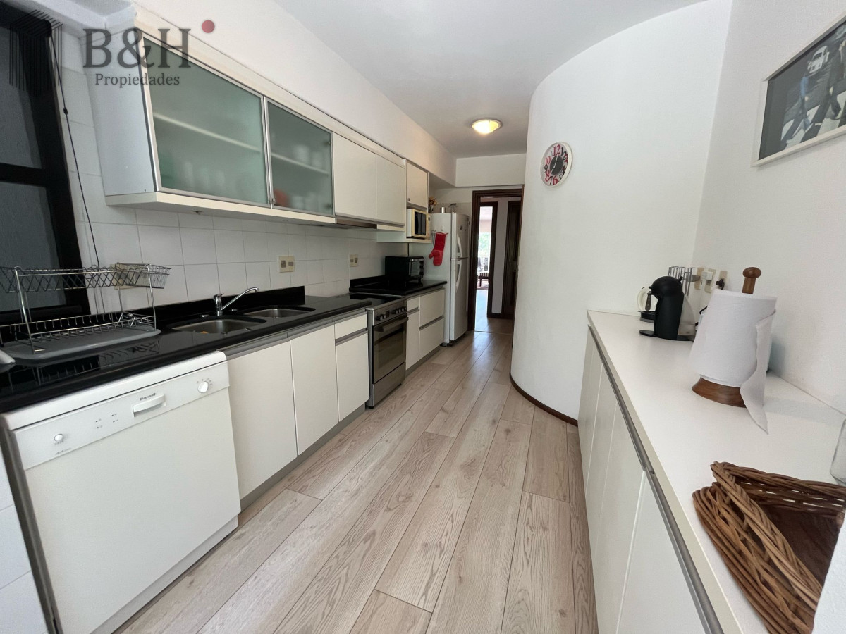 Apartamento ID.4433 - RINCON DEL INDIO A UNA CUADRA DE LA RAMBLA CON PARRILLERO PROPIO