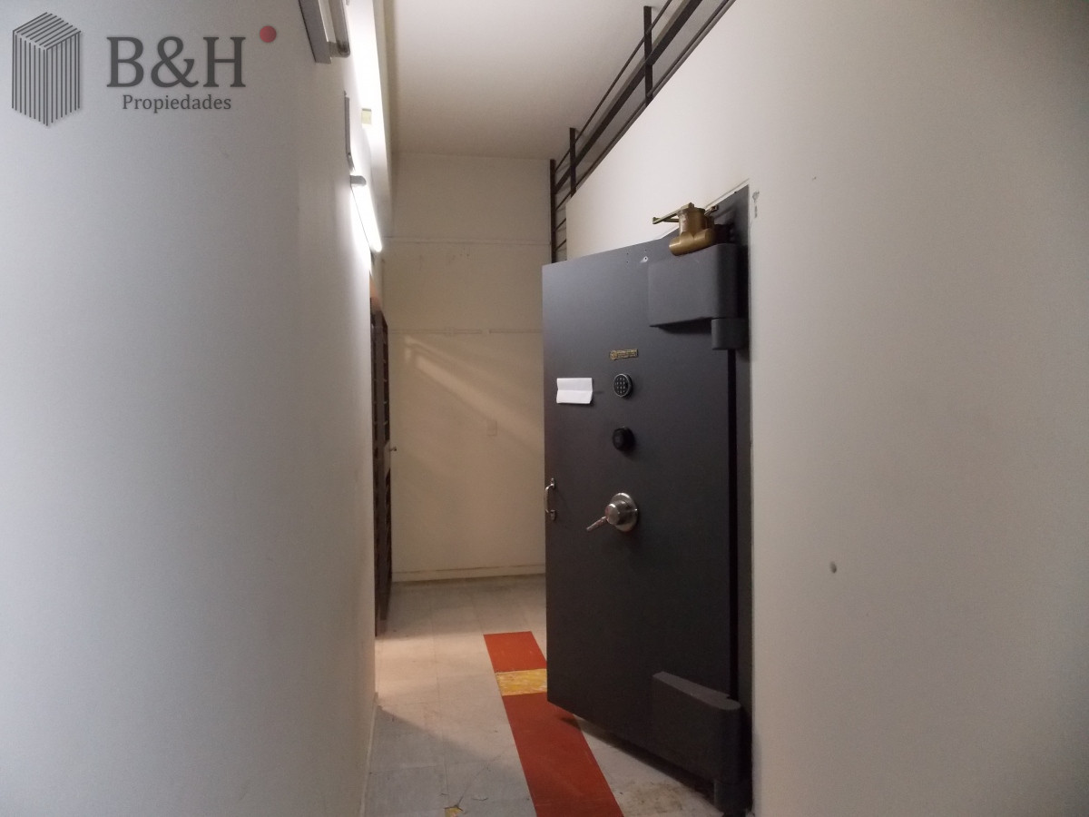 Local Comercial ID.4651 - LOCAL EN EL CENTRO DE MALDONADO EN ALQUILER 