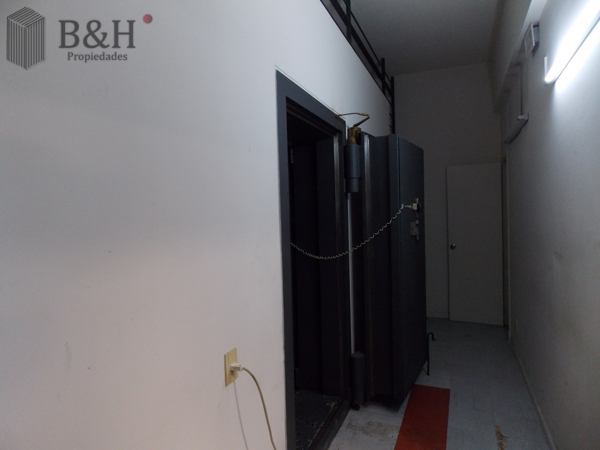 Local Comercial ID.4651 - LOCAL EN EL CENTRO DE MALDONADO EN ALQUILER 