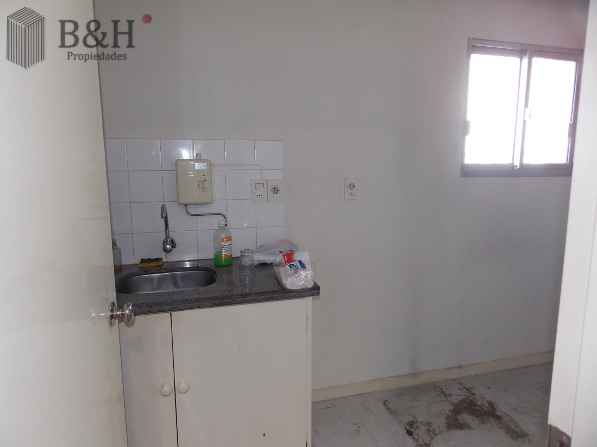 Local Comercial ID.4651 - LOCAL EN EL CENTRO DE MALDONADO EN ALQUILER 