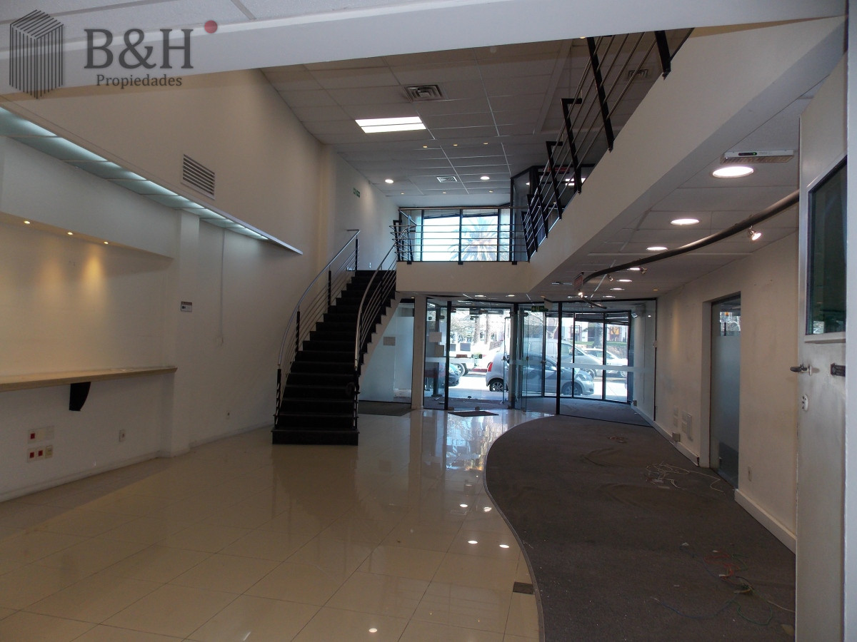 Local Comercial ID.4651 - LOCAL EN EL CENTRO DE MALDONADO EN ALQUILER 