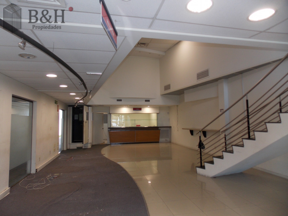 Local Comercial ID.4651 - LOCAL EN EL CENTRO DE MALDONADO EN ALQUILER 