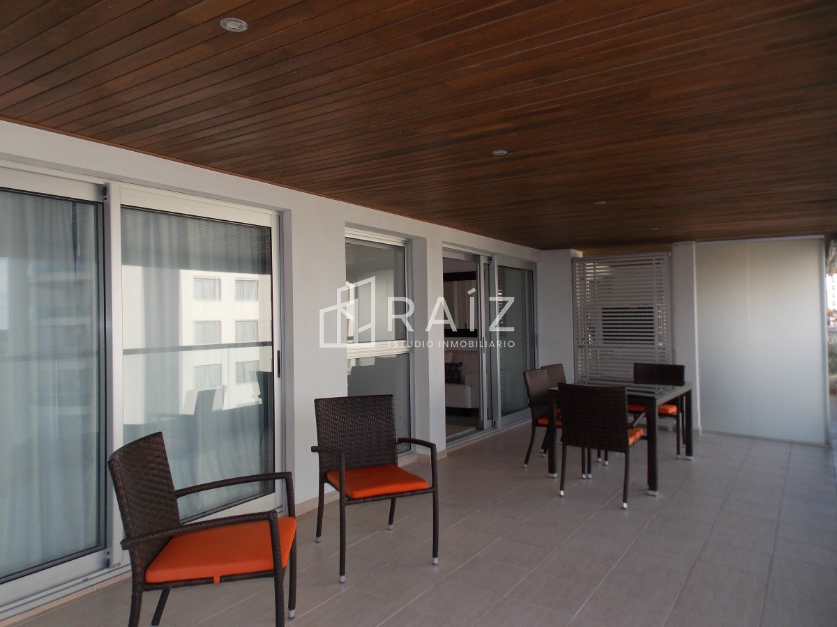 Apartamento ID.10536 - Apartamento en venta en Brava, 2 dormitorios y medio
