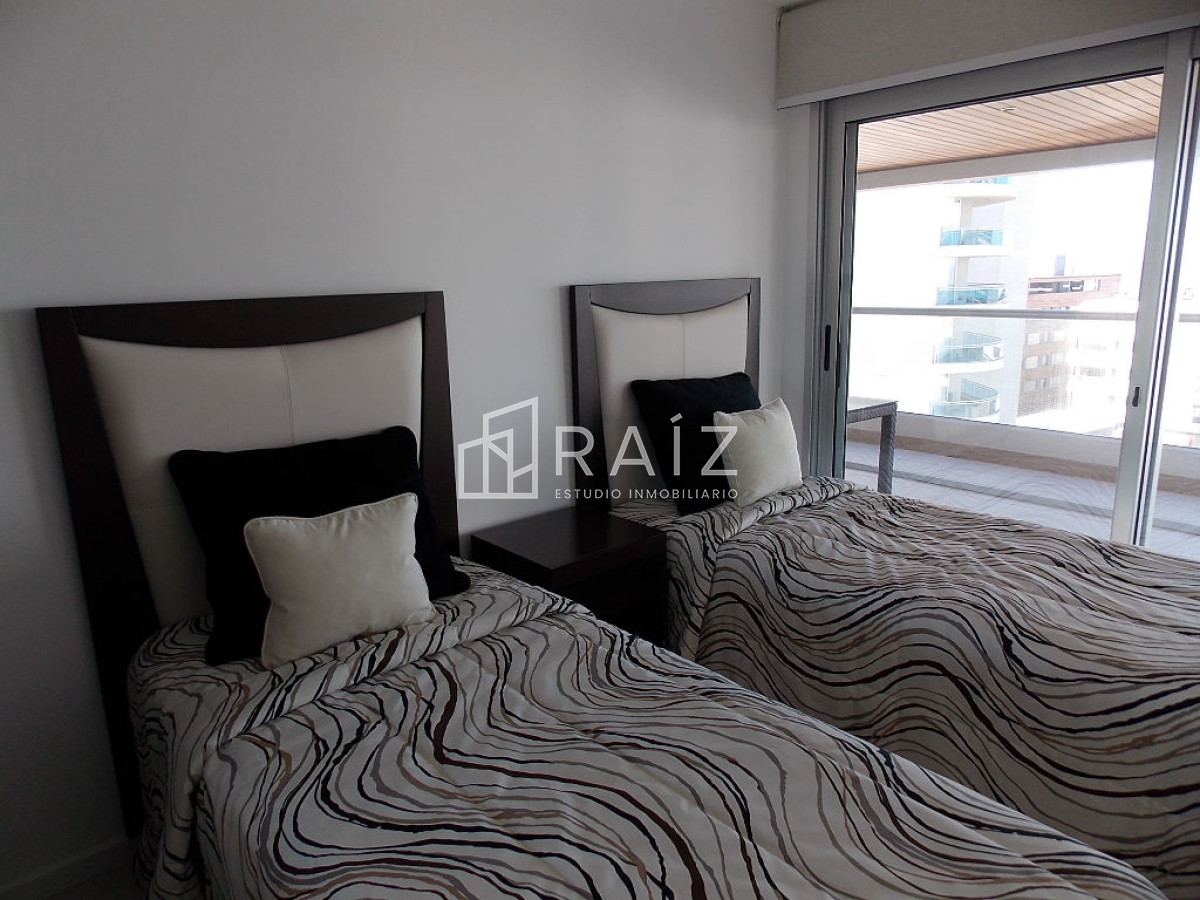Apartamento ID.10536 - Apartamento en venta en Brava, 2 dormitorios y medio