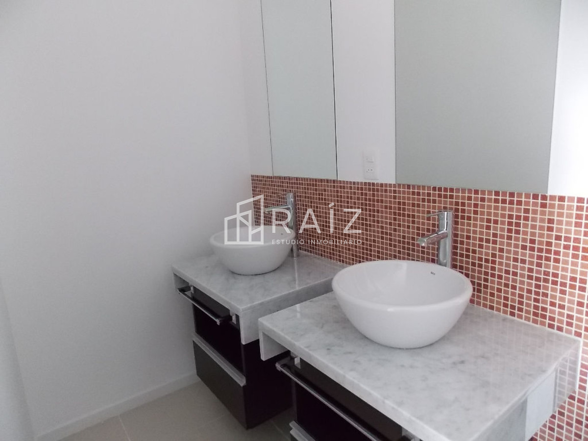 Apartamento ID.10536 - Apartamento en venta en Brava, 2 dormitorios y medio