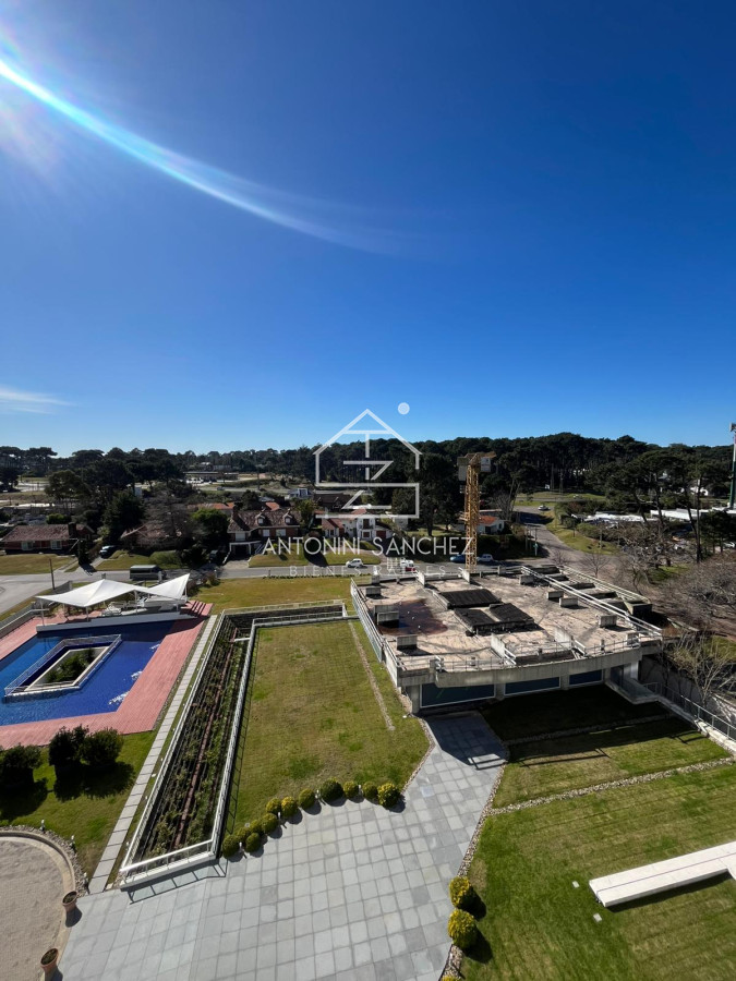 Apartamento ID.2657 - Venta Apartamento 1 Dormitorio Punta del Este Av Roosevelt