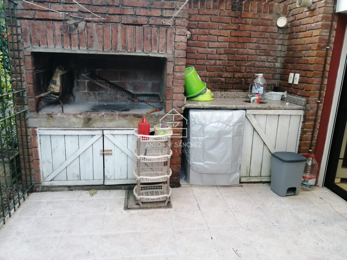 Apartamento ID.2423 - IMPERDIBLE!!! C PARRILLERO PROPIO DUPLEX TIPO CASA ZONA CANTEGRIL